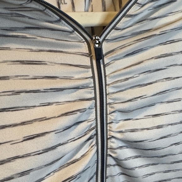 Athleta White and Gray Striped pullover XL - Picture 3 of 4